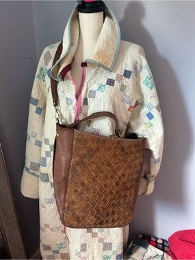 American Darling Woven Shoulder Bag in Brown